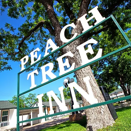 Peach Tree Inn & Suites-3