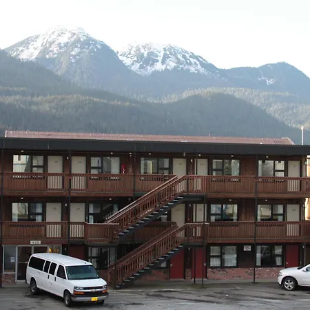 The Driftwood Lodge-3