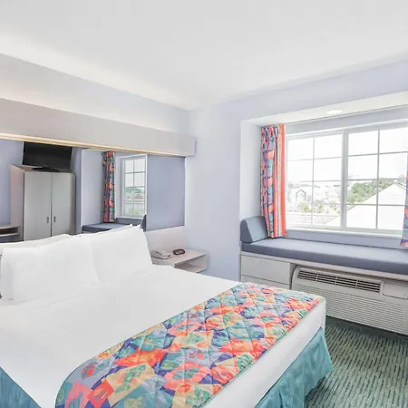 Microtel Inn & Suites By Wyndham Carolina Beach-2