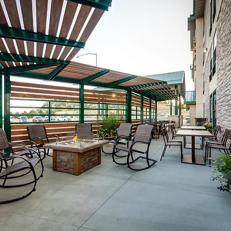 Boothill Inn And Suites-2