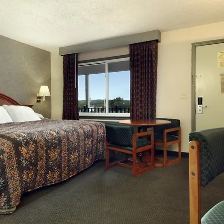 Days Inn By Wyndham Branford New Haven Conference Center-3