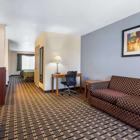 Quality Inn & Suites Huntington Beach-2