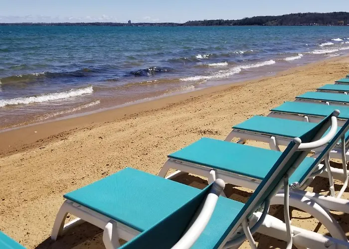 Brio Beach Inn Traverse City