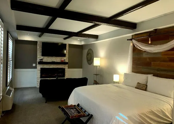 Cedar Stables Inn & Suites Sandusky