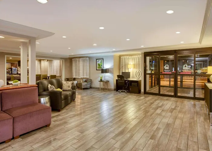 La Quinta By Wyndham Cleveland Macedonia