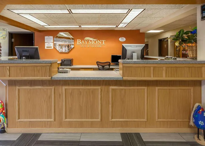 Baymont By Wyndham Midland Motel