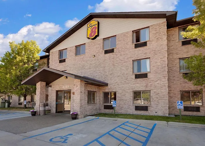 Super 8 By Wyndham Mt. Pleasant Hotel Mount Pleasant