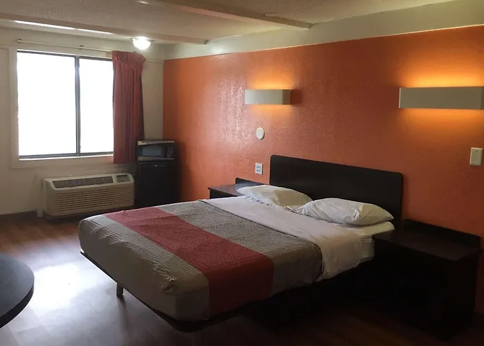 Travelodge By Wyndham Benton Harbor Mi
