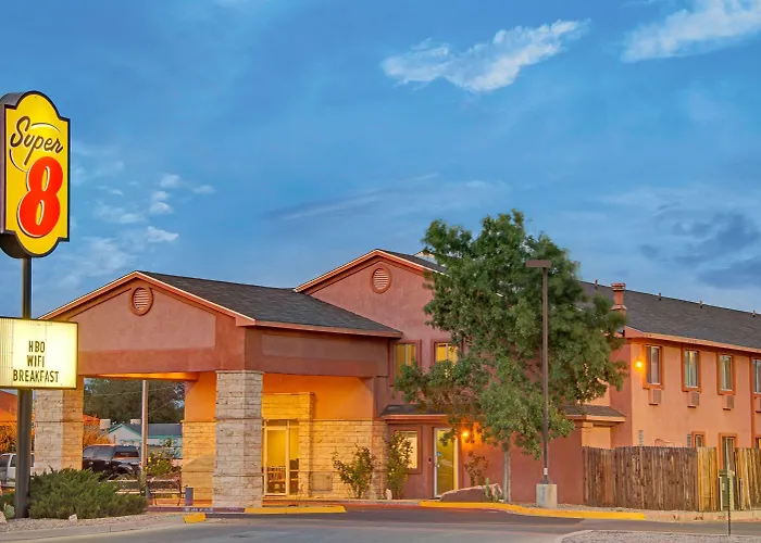 Super 8 By Wyndham Belen Nm