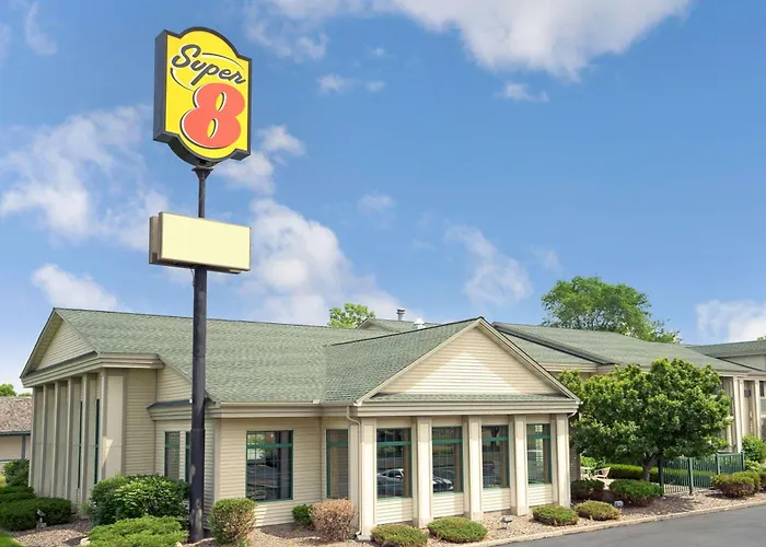Super 8 By Wyndham Hudson