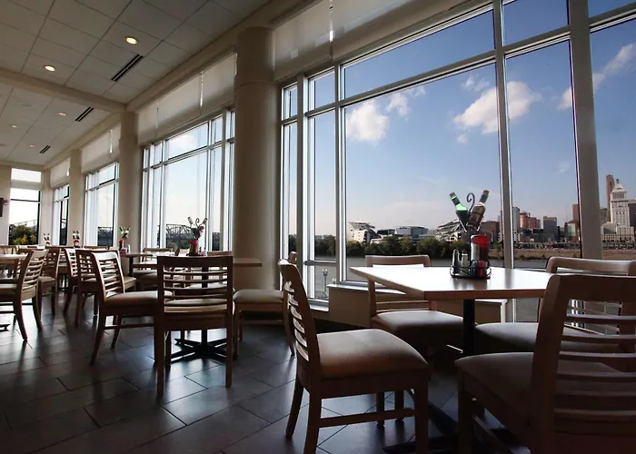 Embassy Suites Cincinnati - Rivercenter