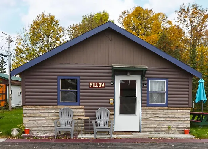 Hilltop Lodge And Cabins