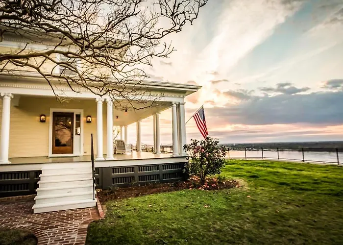 Clifton House - Observatory - King Suite, Sleeps 4, Mississippi River Views