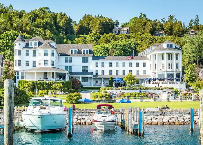 Island House Hotel