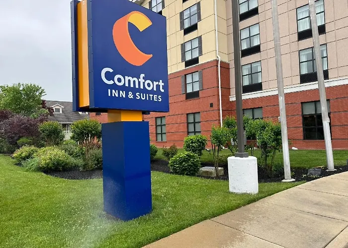 Comfort Inn & Suites Lexington Park Near Pax River