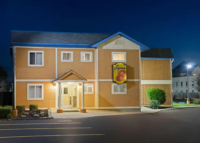 Super 8 By Wyndham Columbus Hotel