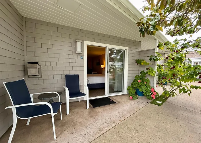 Monterey Bay Lodge