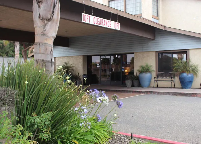 O'Cairns Inn And Suites Lompoc