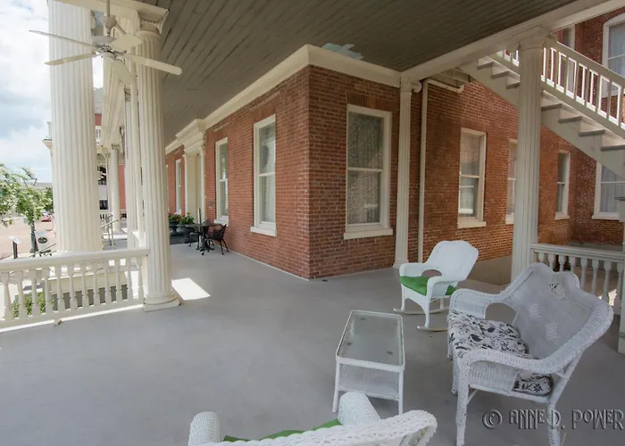 The Guest House Historic Mansion Natchez