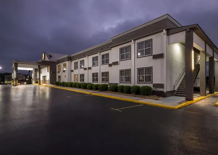 Super 8 By Wyndham Athens Hotel