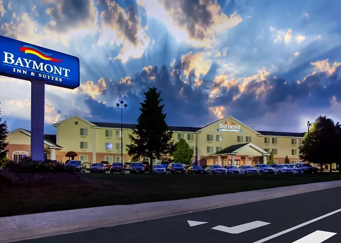 Baymont By Wyndham Mackinaw City