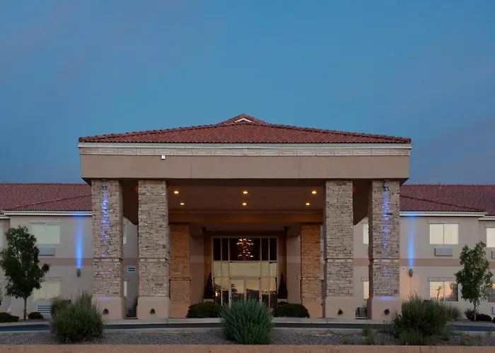 Baymont By Wyndham Belen Nm Hotel
