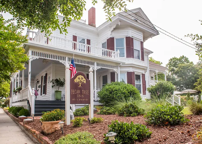 Pecan Tree Inn