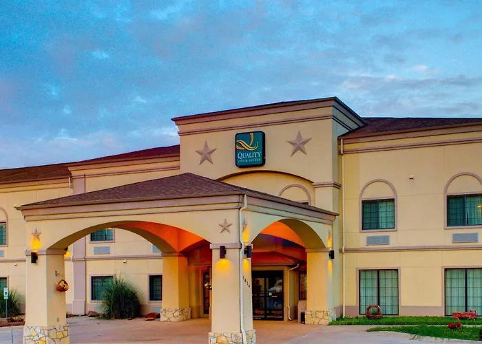 Quality Inn & Suites Glen Rose