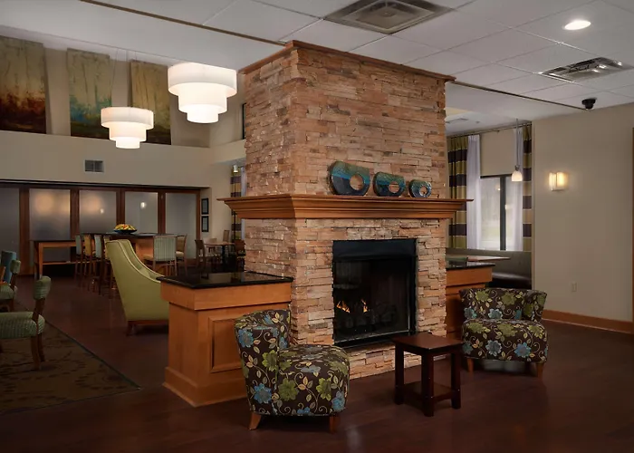 Hampton Inn & Suites Canton North Canton