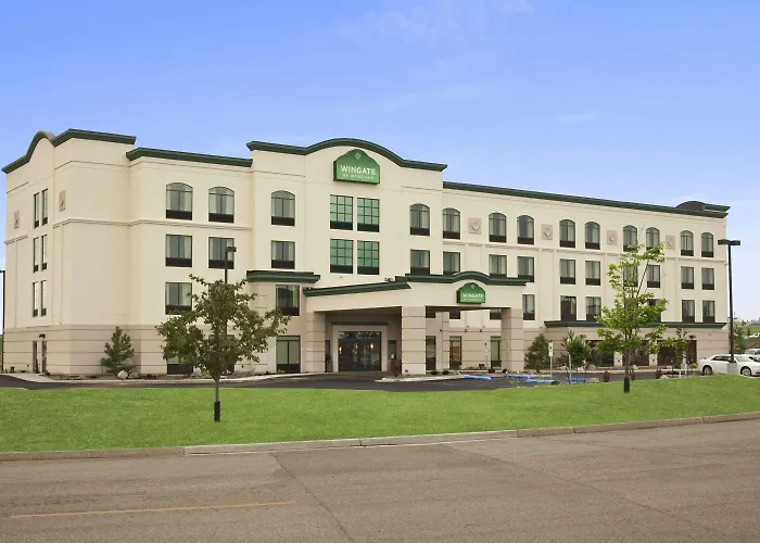 Wingate By Wyndham - Bismarck Hotel