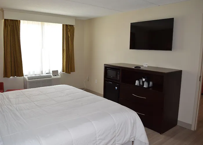 Bridgepointe Hotel & Marina