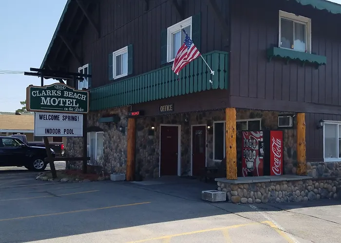 Clark'S Beach Motel Old Forge