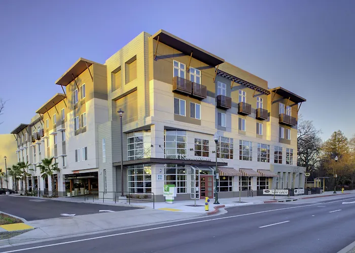 Holiday Inn Windsor - Wine Country By Ihg
