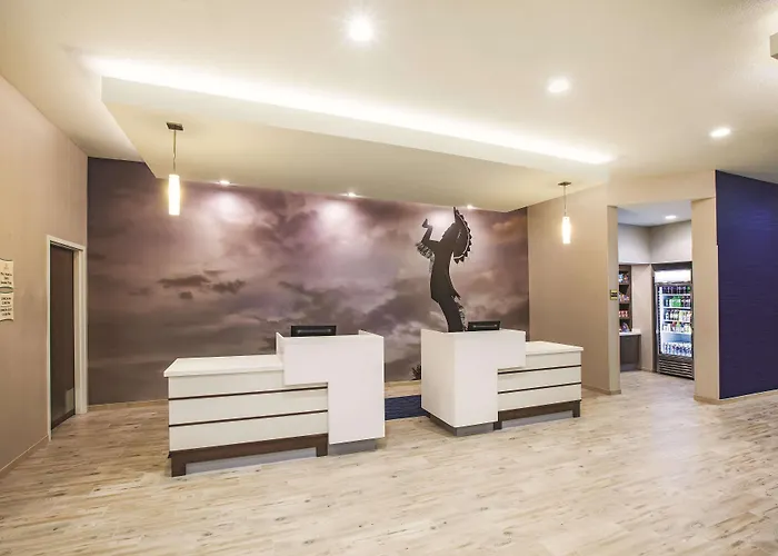 La Quinta By Wyndham Wichita Northeast Hotel