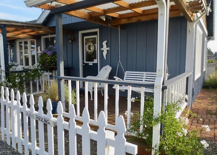 Boardwalk Cottages Long Beach