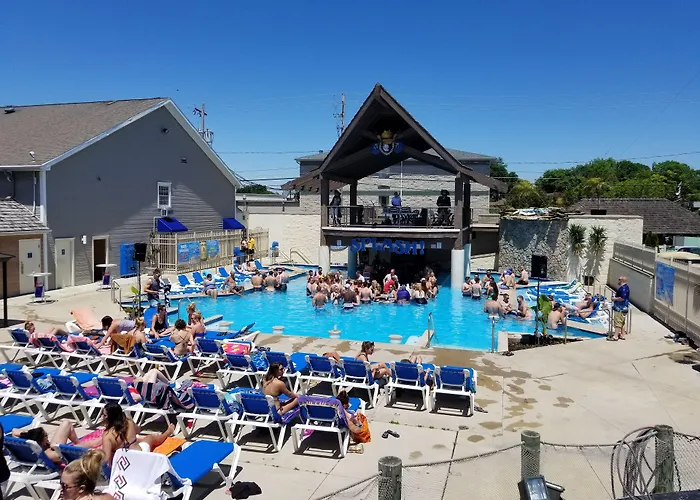 Grand Islander Hotel