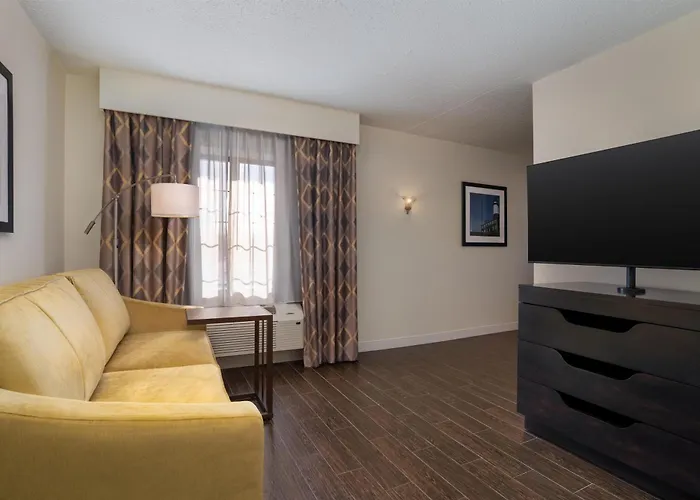 Hampton Inn & Suites By Hilton - Rockville Centre