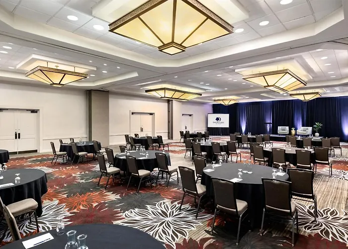 Doubletree By Hilton Pittsburgh-Green Tree Crafton