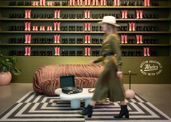 Downright Austin, A Renaissance Hotel