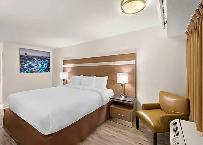 Clarion Pointe Kennesaw Town Center Hotel