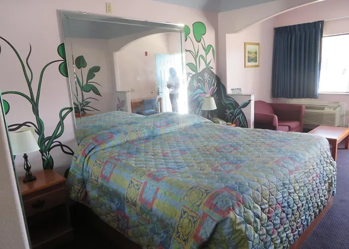 Travelers Inn And Suites Liberty