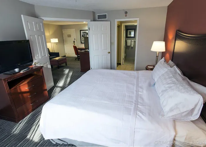 Homewood Suites By Hilton Savannah