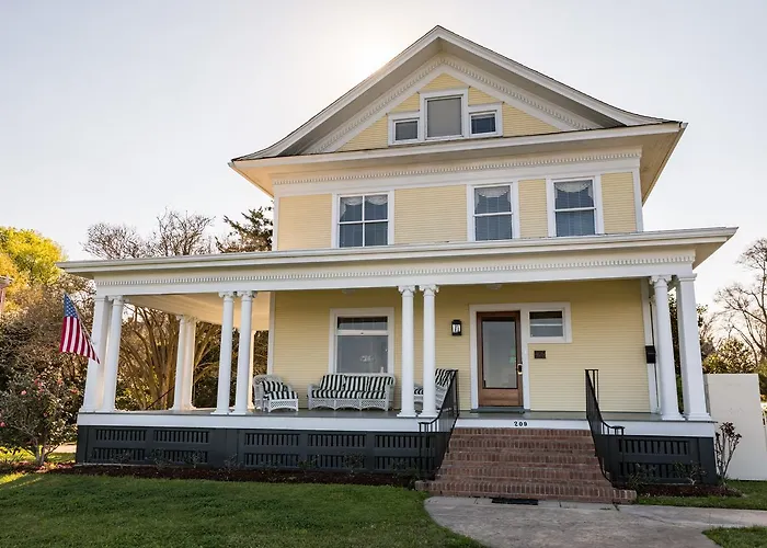 Clifton House - Observatory - King Suite, Sleeps 4, Mississippi River Views