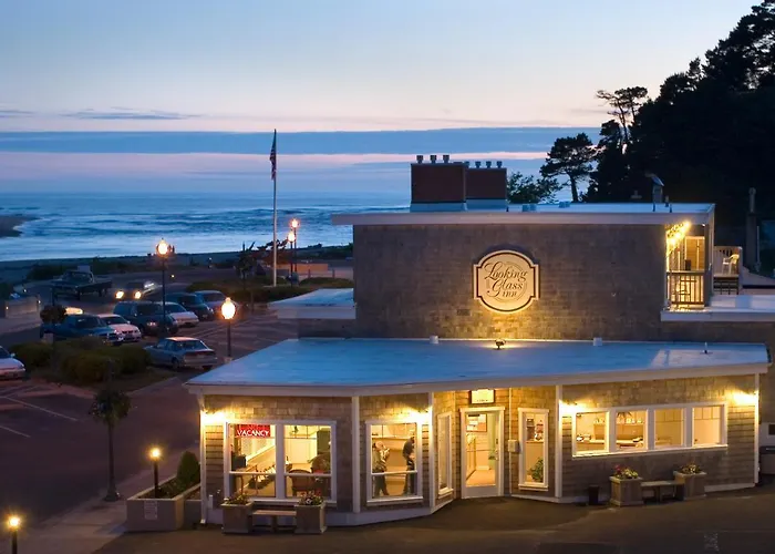 Looking Glass Inn Lincoln City